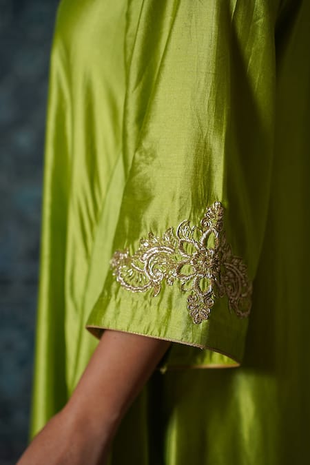 Shop Eeda Green Chiffon Embroidery Split V-neck Noor Placement Thread Anarkali Online at Aza Fashions Shop_Eeda_Green Chiffon Embroidery Split V-neck Noor Placement Thread Anarkali _Online_at_Aza_Fashions