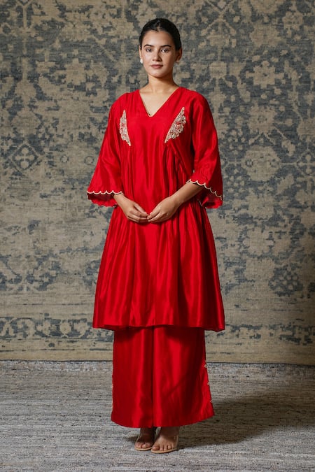 Eeda Red Chiniya Silk Embroidered Zardosi V Noor Gathered Work Anarkali And Pant Set 