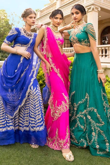 Tarisha Tholia_Fuchsia Silk, Organza Embroidery, Zari Sweetheart Dune Hand Blouse Sharara Set _Online_at_Aza_Fashions