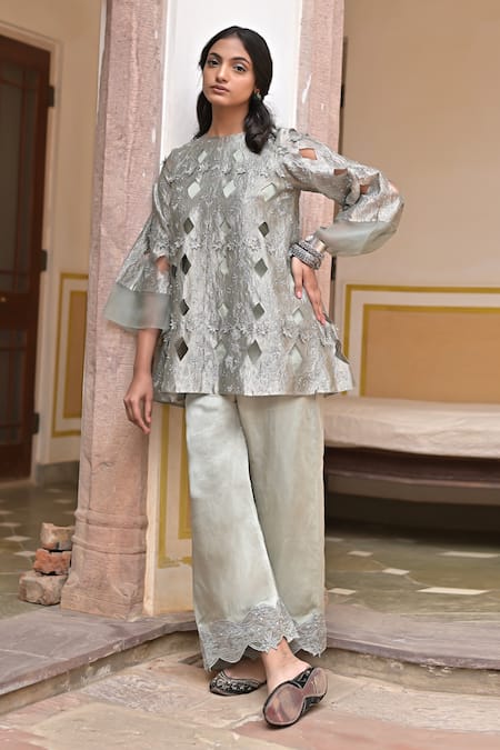 Tarisha Tholia Blue Tissue Hand Embroidered Thread Cutwork Round Florence Kurta And Pant Set 