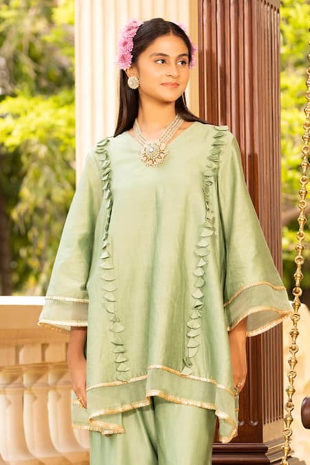 Buy_Tarisha Tholia_Green Cotton, Organza, Chanderi Tassels V-neck June Solid Kurta And Pant Set _Online_at_Aza_Fashions