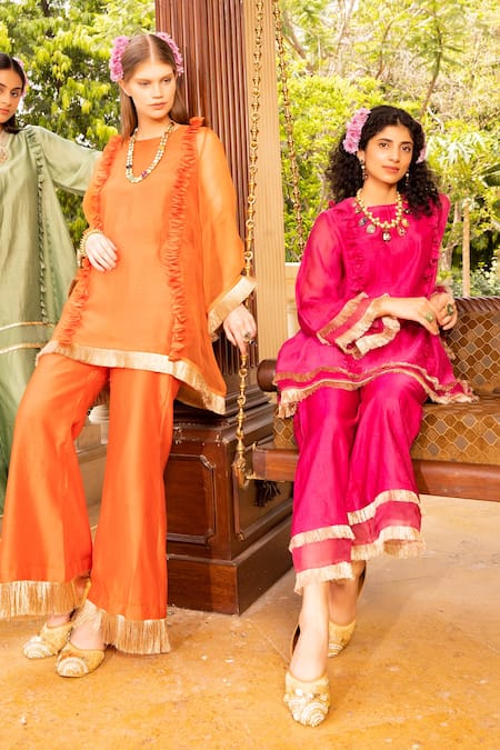 Tarisha Tholia_Fuchsia Cotton, Organza, Chanderi Tassels Round June Solid Kurta And Pant Set _Online_at_Aza_Fashions