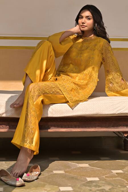 Tarisha Tholia_Yellow Organza, Satin, Linen Embroidery Round Neck Marigold Hand Kurta Set _Online_at_Aza_Fashions