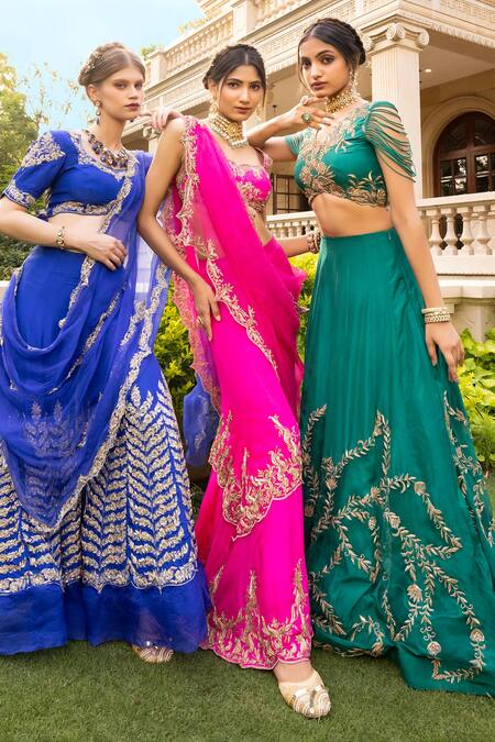 Tarisha Tholia_Green Silk, Organza Zari, Sequins V-neck Vasara Hand Embroidered Lehenga Set _Online_at_Aza_Fashions