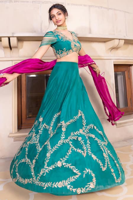 Tarisha Tholia Green Organza Hand Embroidered Zardosi V Neck Vasara Lehenga Set 