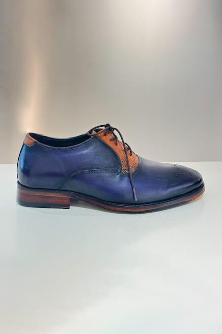 Shop Hilo Design Blue Textured Soleado Leather Oxford Shoes Online at Aza Fashions Shop_Hilo Design_Blue Textured Soleado Leather Oxford Shoes _Online_at_Aza_Fashions