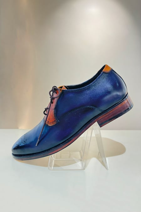Hilo Design Blue Textured Soleado Leather Oxford Shoes at Aza Fashions Hilo Design_Blue Textured Soleado Leather Oxford Shoes _at_Aza_Fashions