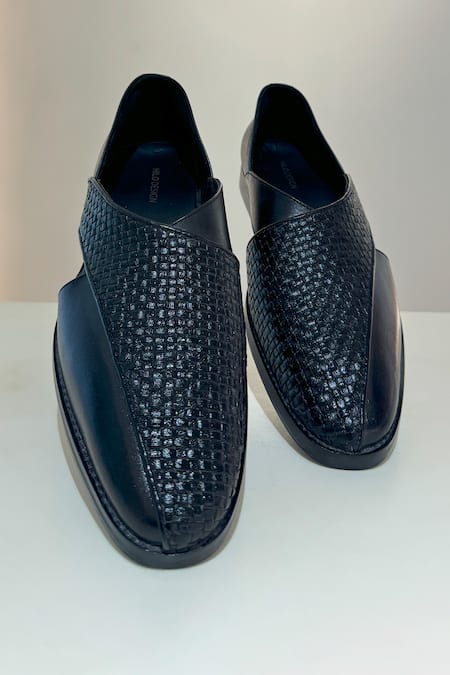 Hilo Design Romero Textured Cross Peshawari Sandals 