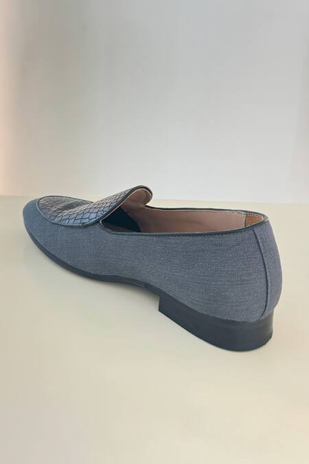 Hilo Design_Blue Textured Avellana Leather Shoes _at_Aza_Fashions