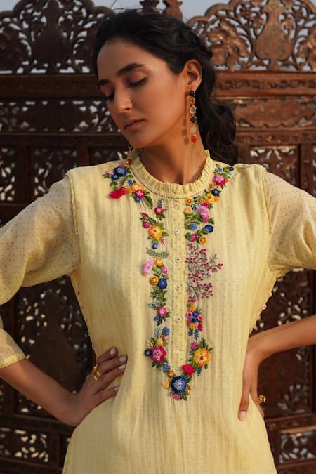 Buy_Dhaari_Yellow Cotton Silk Round Floral Embroidered Kurta _Online_at_Aza_Fashions