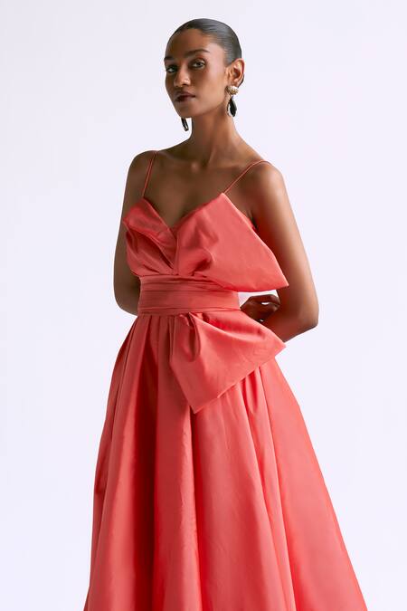 Manika Nanda Peach Taffeta Solid Sweetheart Neck Pleated Flare Midi Dress With Belt Online at Aza Fashions Manika Nanda_Peach Taffeta Solid Sweetheart Neck Pleated Flare Midi Dress With Belt _Online_at_Aza_Fashions