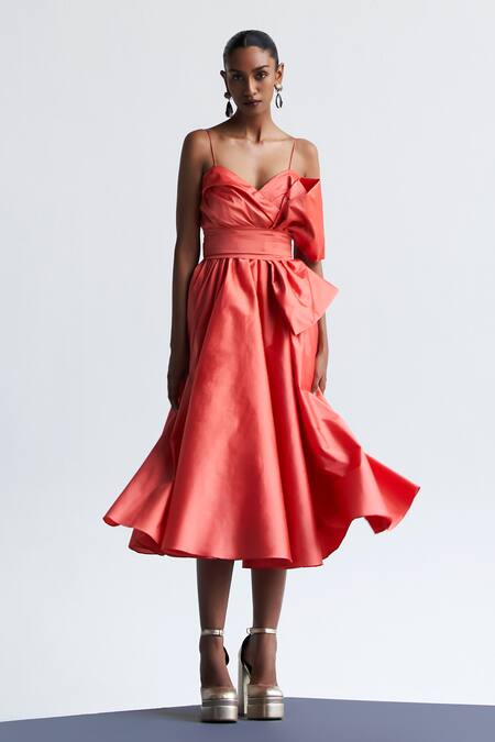 Buy Manika Nanda Peach Taffeta Solid Sweetheart Neck Pleated Flare Midi Dress With Belt Online at Aza Fashions Buy_Manika Nanda_Peach Taffeta Solid Sweetheart Neck Pleated Flare Midi Dress With Belt _Online_at_Aza_Fashions