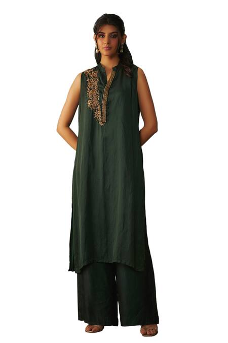 Mehak Murpana Green Satin, Linen Zari Floral Placement Embroidered Kurta And Flared Pant Set Online at Aza Fashions Mehak Murpana_Green Satin, Linen Zari Floral Placement Embroidered Kurta And Flared Pant Set _Online_at_Aza_Fashions