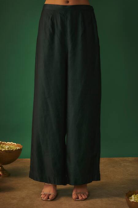 Mehak Murpana_Green Satin, Linen Mirrors, Embroidery V-neck Work Kurta And Flared Pant Set _Online_at_Aza_Fashions