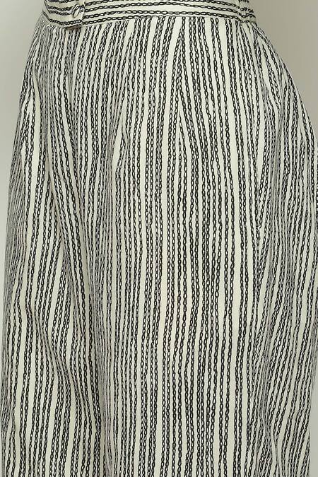 Abraham And Thakore Black Cotton Embroidery Crewel Print Straight Trouser at Aza Fashions Abraham And Thakore_Black Cotton Embroidery Crewel Print Straight Trouser_at_Aza_Fashions