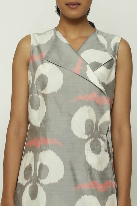 Buy Abraham And Thakore Grey Silk, Cotton Collared Moon Pattern Overlap Top Buy_Abraham And Thakore_Grey Silk, Cotton Collared Moon Pattern Overlap Top