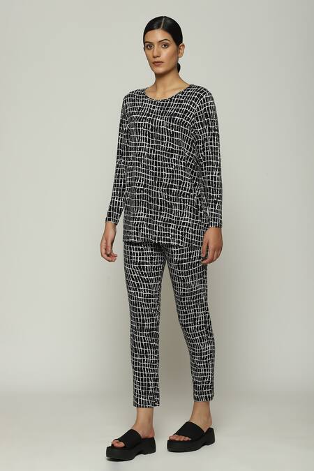 Abraham And Thakore Black Tencel, Lycra Lattice Print Trouser Online at Aza Fashions Abraham And Thakore_Black Tencel, Lycra Lattice Print Trouser_Online_at_Aza_Fashions