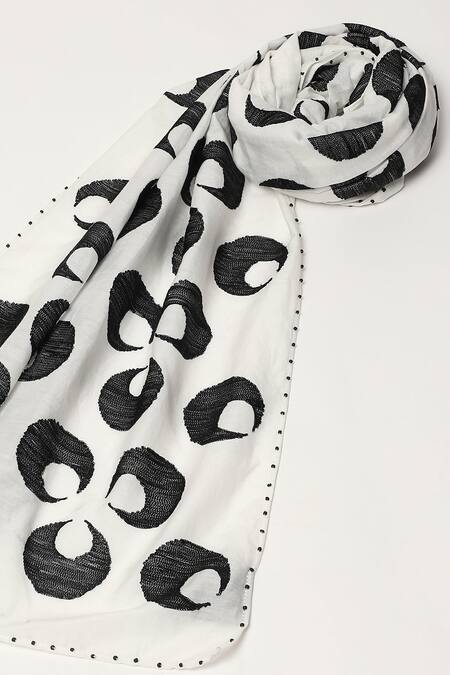 Shop Abraham And Thakore Ivory Ottoman Turkish Moon Scarf at Aza Fashions Shop_Abraham And Thakore_Ivory Ottoman Turkish Moon Scarf_at_Aza_Fashions