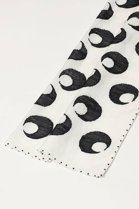 Buy Abraham And Thakore Ivory Ottoman Turkish Moon Scarf Online at Aza Fashions Buy_Abraham And Thakore_Ivory Ottoman Turkish Moon Scarf_Online_at_Aza_Fashions