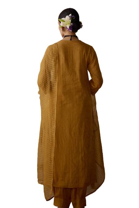 Shop_Kritika Dawar_Yellow Tissue, Organza Sequins, Beads V-neck Hand Embroidered Kurta Set 