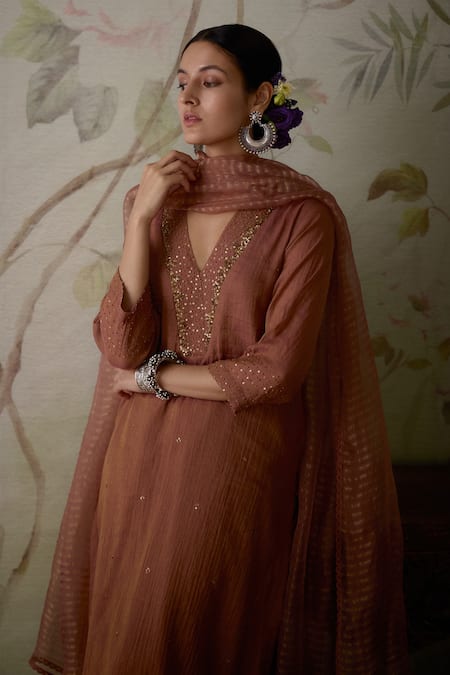 Buy Kritika Dawar Pink Tissue, Organza Sequins, Beads V-neck Hand Embroidered Kurta Set Buy_Kritika Dawar_Pink Tissue, Organza Sequins, Beads V-neck Hand Embroidered Kurta Set