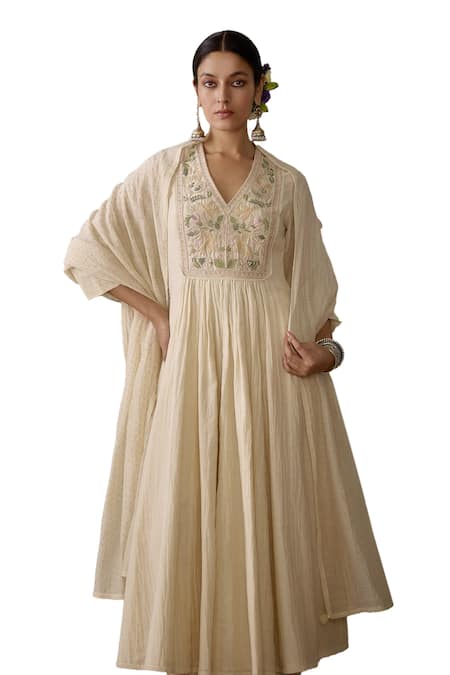 Kritika Dawar_Ivory Chanderi, Cotton Embroidery, Lace V-neck Botanic Hand Yoke Kurta Set _Online_at_Aza_Fashions
