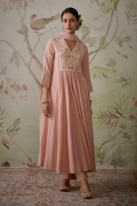 Buy_Kritika Dawar_Pink Chanderi, Cotton Embroidery, Lace V-neck Leaf Hand Yoke Kurta Set _Online_at_Aza_Fashions