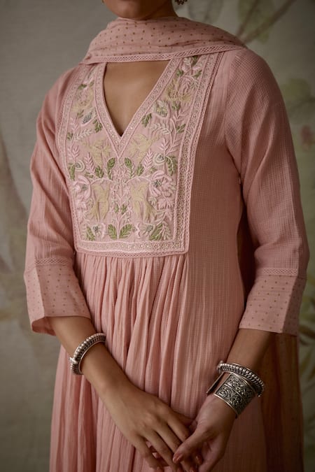 Buy_Kritika Dawar_Pink Chanderi, Cotton Embroidery, Lace V-neck Leaf Hand Yoke Kurta Set 