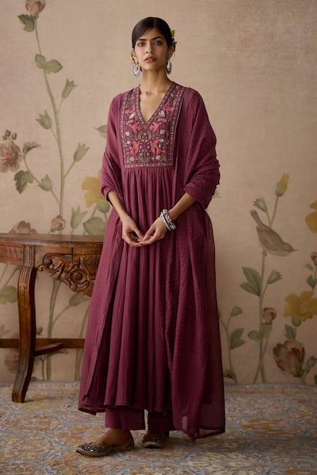 Kritika Dawar Hand Embroidered Yoke Chanderi Kurta Set 