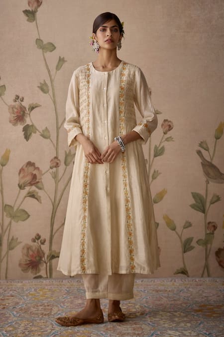 Kritika Dawar Ivory Chanderi Hand Embroidered Round Pintucked Kurta And Dhoti Pant Set 