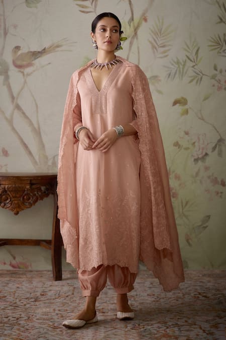 Kritika Dawar Hand Embroidered Scalloped Chanderi Kurta Set 