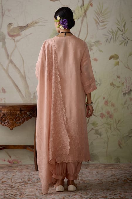 Shop Kritika Dawar Pink Chanderi Embroidery V-neck Hand Scalloped Kurta Set at Aza Fashions Shop_Kritika Dawar_Pink Chanderi Embroidery V-neck Hand Scalloped Kurta Set _at_Aza_Fashions