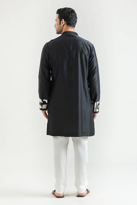 Countrymade Abstract Placed Embroidered Kurta Set 