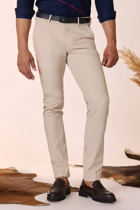 S&N by Shantnu Nikhil Off White Rayon Solid Plain Straight Trouser  4