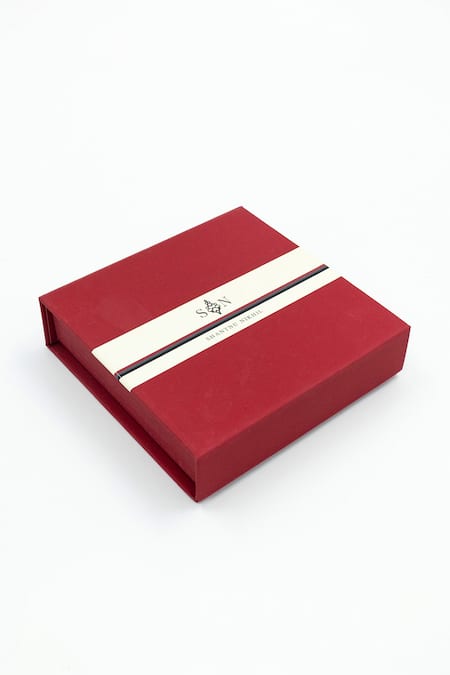 S&N By Shantnu Nikhil Black Metallic Thread Crest Ornamented Brooch Online at Aza Fashions S&N By Shantnu Nikhil_Black Metallic Thread Crest Ornamented Brooch_Online_at_Aza_Fashions