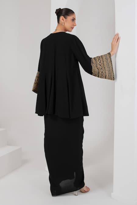 Shop Akara Black Georgette Embroidery Split V-neck Mughal Bloom Kurta With Draped Skirt at Aza Fashions Shop_Akara_Black Georgette Embroidery Split V-neck Mughal Bloom Kurta With Draped Skirt _at_Aza_Fashions