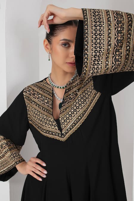 Shop Akara Black Georgette Embroidery Split V-neck Mughal Bloom Kurta With Draped Skirt Online at Aza Fashions Shop_Akara_Black Georgette Embroidery Split V-neck Mughal Bloom Kurta With Draped Skirt _Online_at_Aza_Fashions