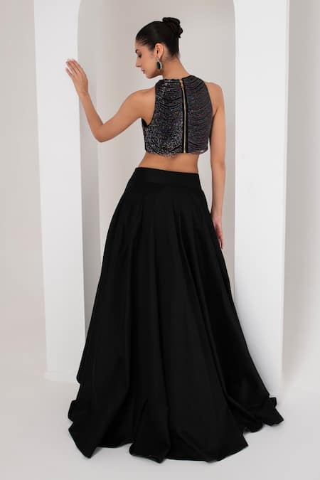 Akara Halo Nalki Chain Embellished Blouse With High Low Lehenga 