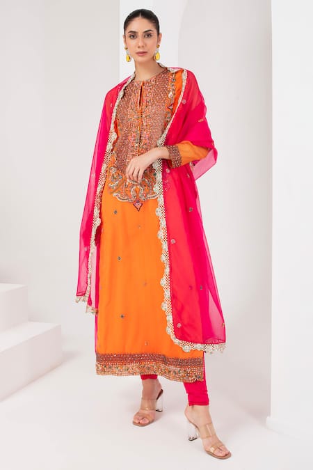 AKARA Mughal Fleur Embroidered Yoke Kurta Set 