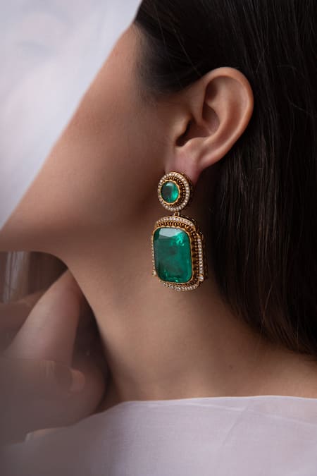 Do Taara Green Stones Embellished Long Pendant Necklace Set Online at Aza Fashions Do Taara_Green Stones Embellished Long Pendant Necklace Set _Online_at_Aza_Fashions