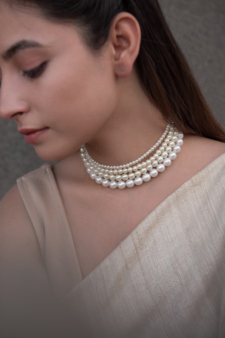 Do Taara Pearl Embellished Choker 