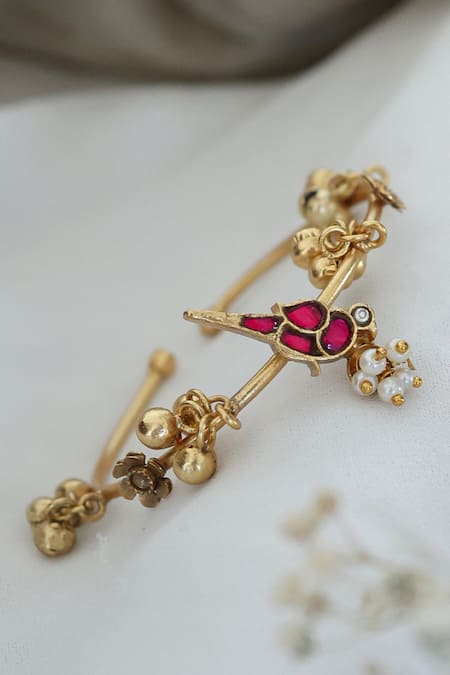 Shop Do Taara Red Stones Peacock Carved Motif Bracelet at Aza Fashions Shop_Do Taara_Red Stones Peacock Carved Motif Bracelet _at_Aza_Fashions