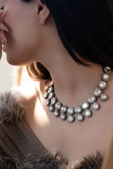 Buy_Do Taara_Silver Plated Gleaming Polki Embellished Victorian Necklace _Online_at_Aza_Fashions