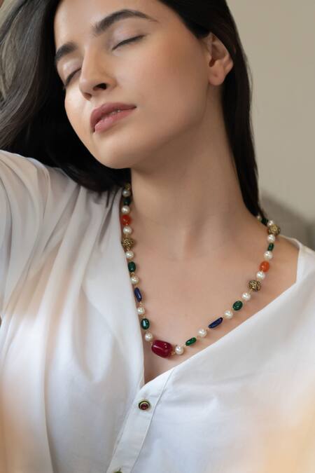 Shop_Do Taara_Silver Plated Gleaming Polki Embellished Victorian Necklace 