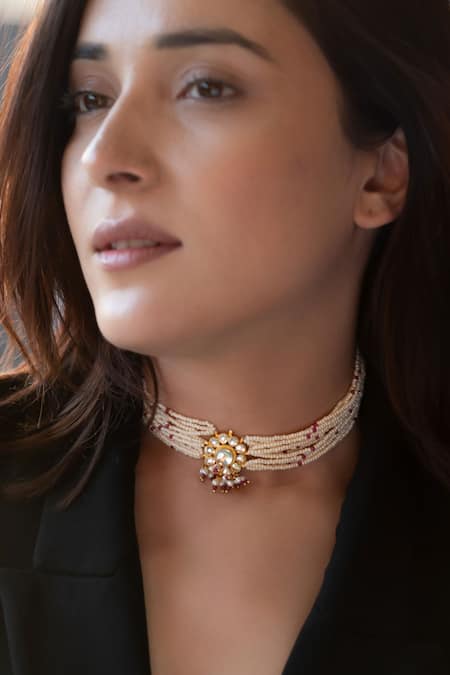 Do Taara Blue Polki Embellished Pendant Choker at Aza Fashions Do Taara_Blue Polki Embellished Pendant Choker _at_Aza_Fashions