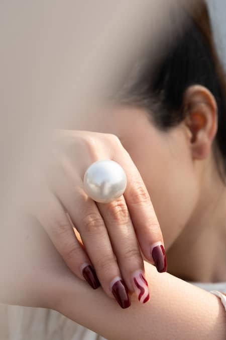 Do Taara Pearl Embellished Ring 