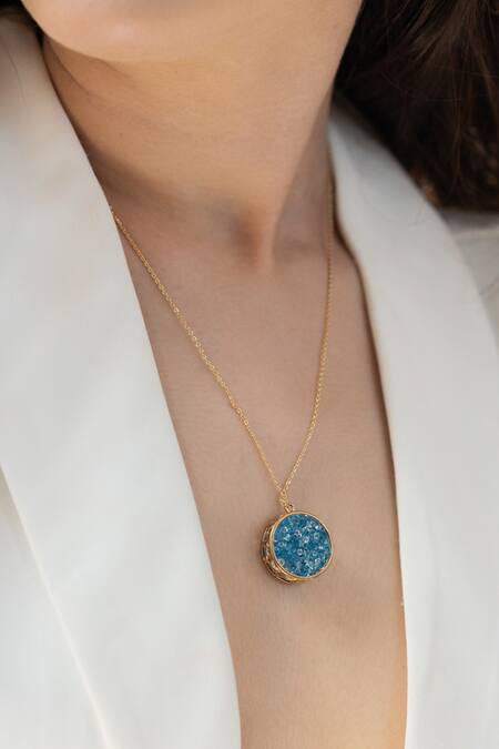 Shop Do Taara Blue Natural Stone Embellished Pendant Necklace Online at Aza Fashions Shop_Do Taara_Blue Natural Stone Embellished Pendant Necklace _Online_at_Aza_Fashions