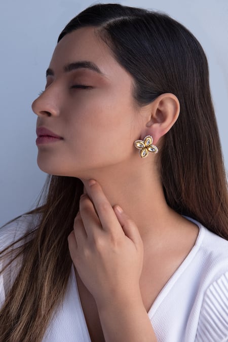 Do Taara Gold Plated Pearls, Stones Kundan Floral Stud Earrings Online at Aza Fashions Do Taara_Gold Plated Pearls, Stones Kundan Floral Stud Earrings _Online_at_Aza_Fashions