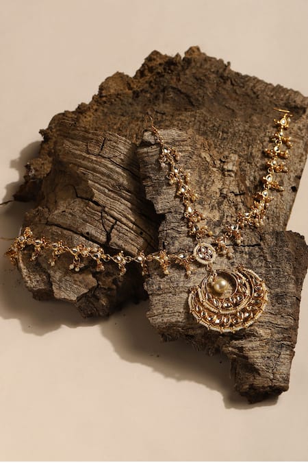 Shop Ruby Raang Gold Plated Teardrop Kundan Embellished Mathapatti at Aza Fashions Shop_Ruby Raang_Gold Plated Teardrop Kundan Embellished Mathapatti _at_Aza_Fashions