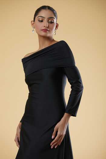 Buy_Naintara Bajaj_Black Polyester Solid Off Shoulder Plain Overfold Maxi Dress_Online_at_Aza_Fashions